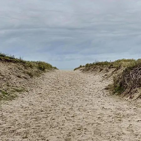 In Near The Beach, Cleaning Included Apartment